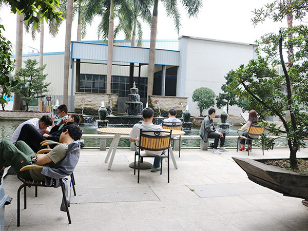 潤東方環保空調公司銷售部職工休閑區