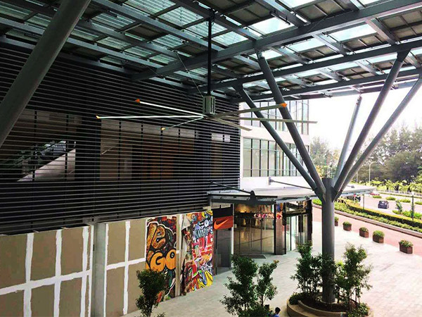 休閑會所商業中心2.8米工業大風扇安裝降溫工程案例